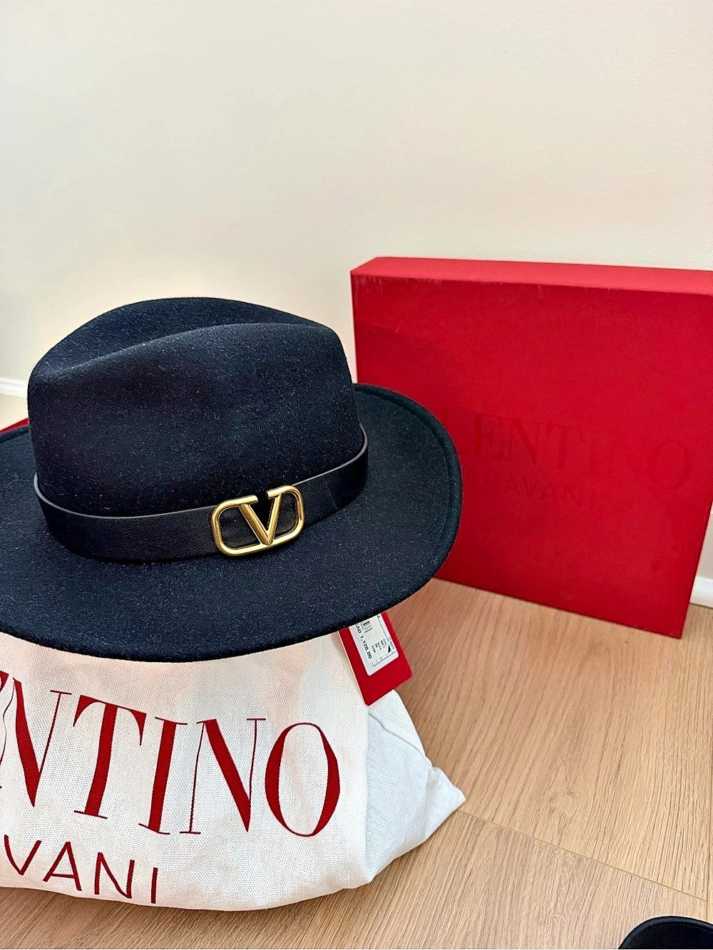 Valentino Garavani Hats Black Red Size M